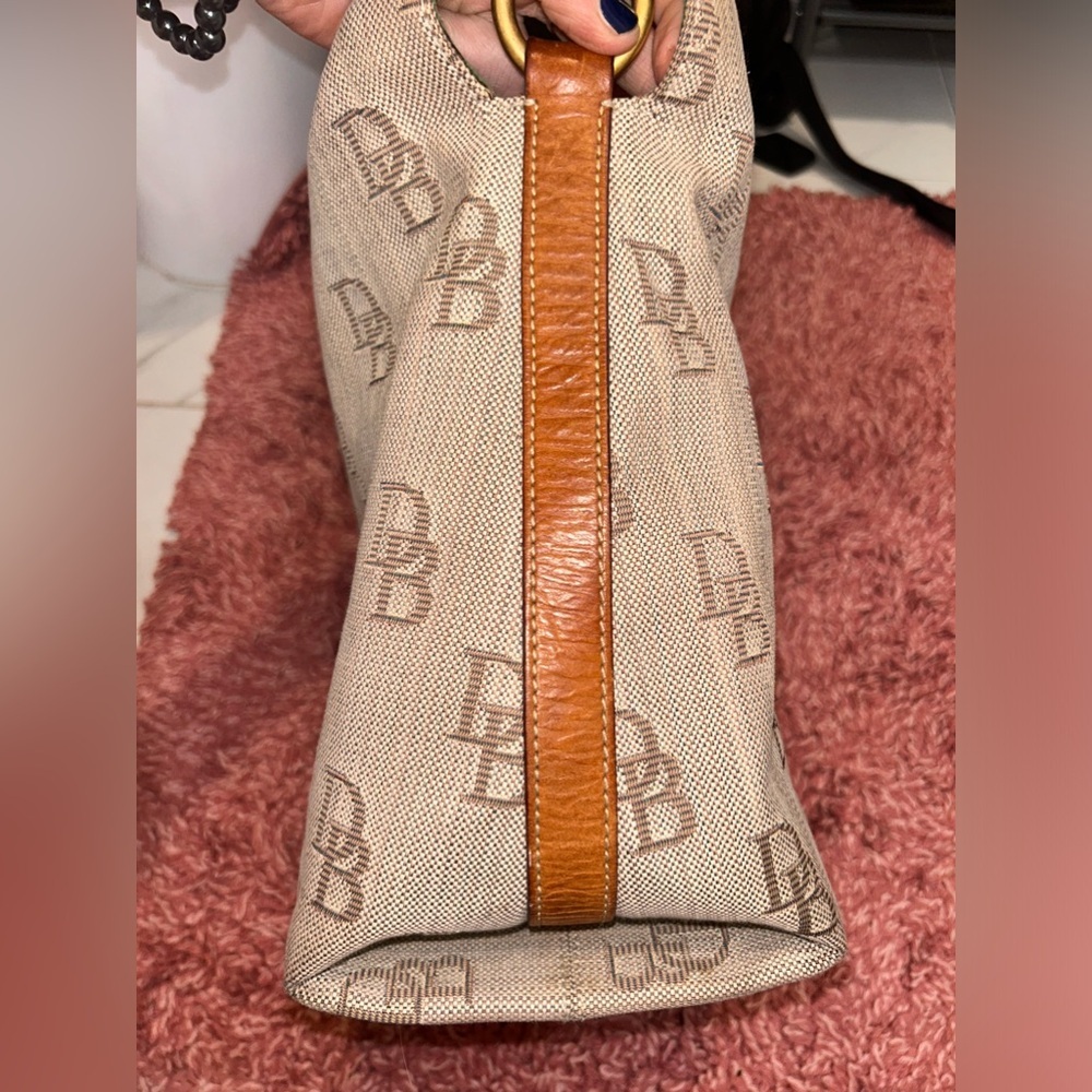 Dooney and Bourke Tulip Tassel Tote Handbag - vintage - big logos - Picture 5 of 13
